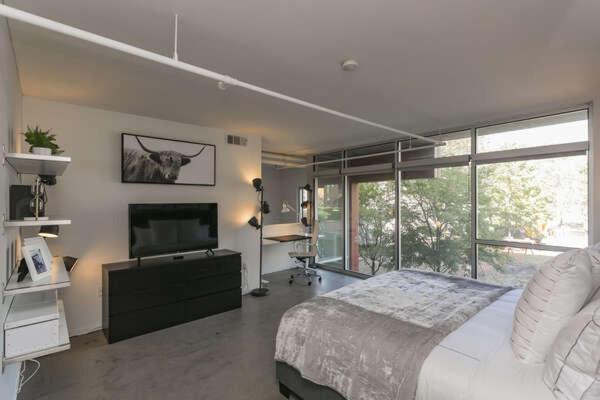 Luxe + Modern Johnny Cash Inspired Executive Condo Nashville Exterior photo